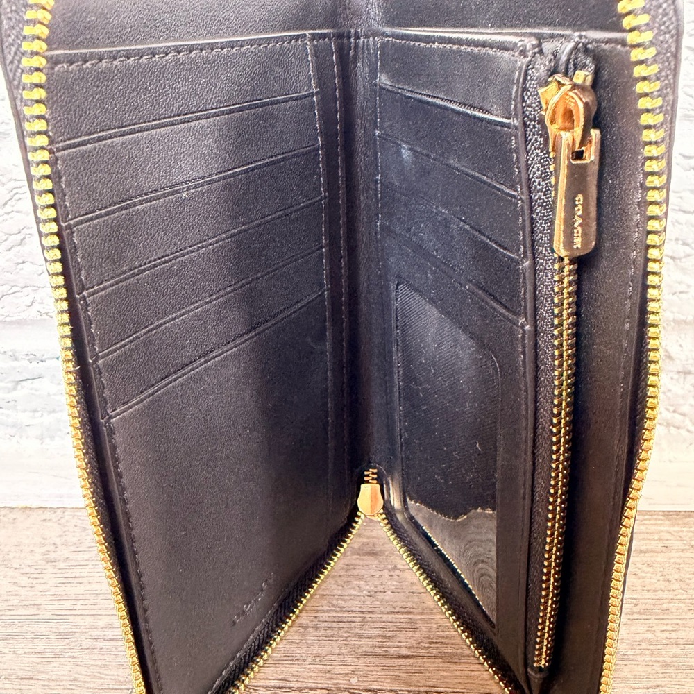 Coach Black Pebbled Leather Zip Clutch with Gold Logo - Picture 4 of 4